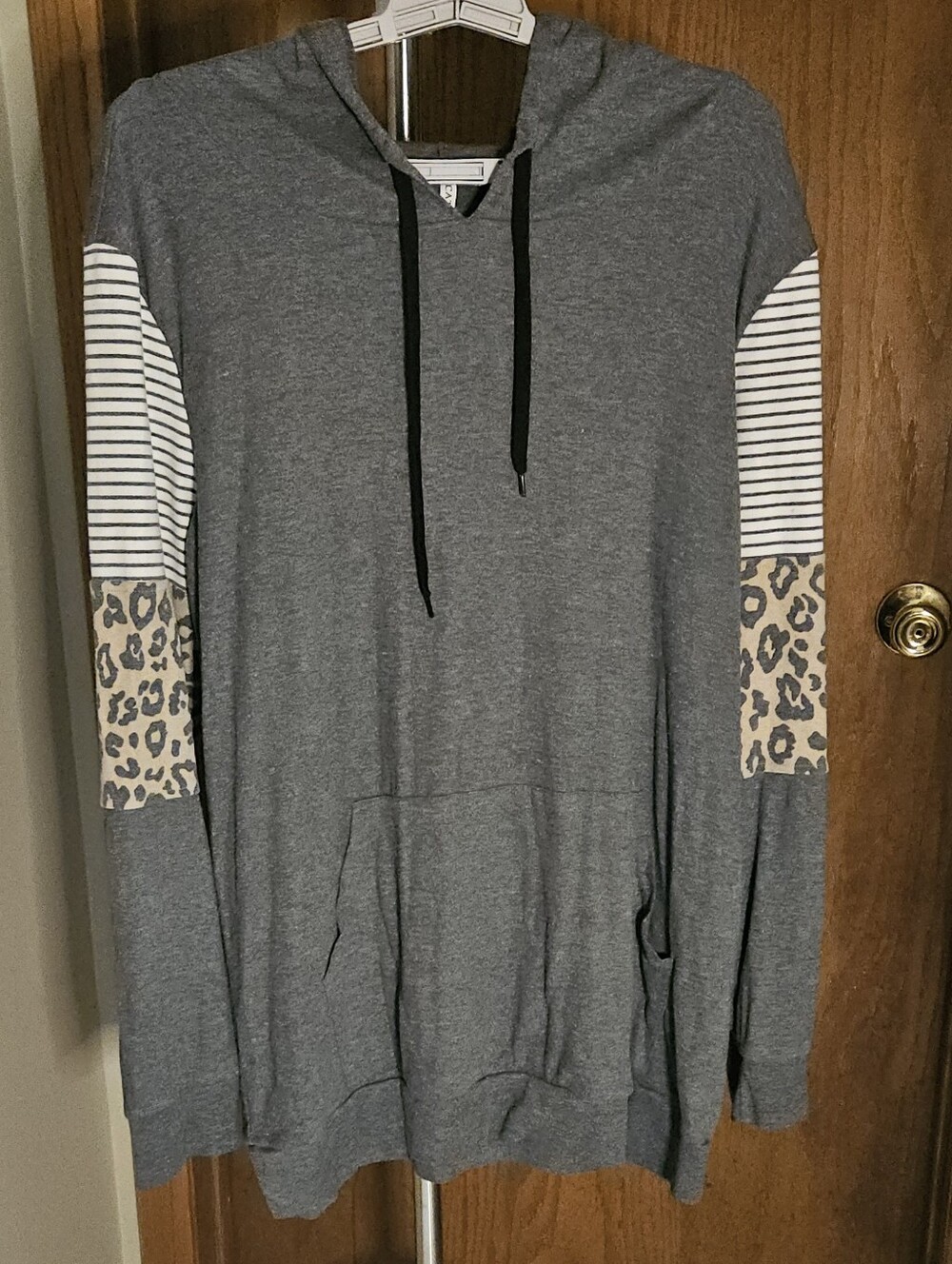 Green Lightweight Hoodie with Striped and Leopard Sleeve Panels